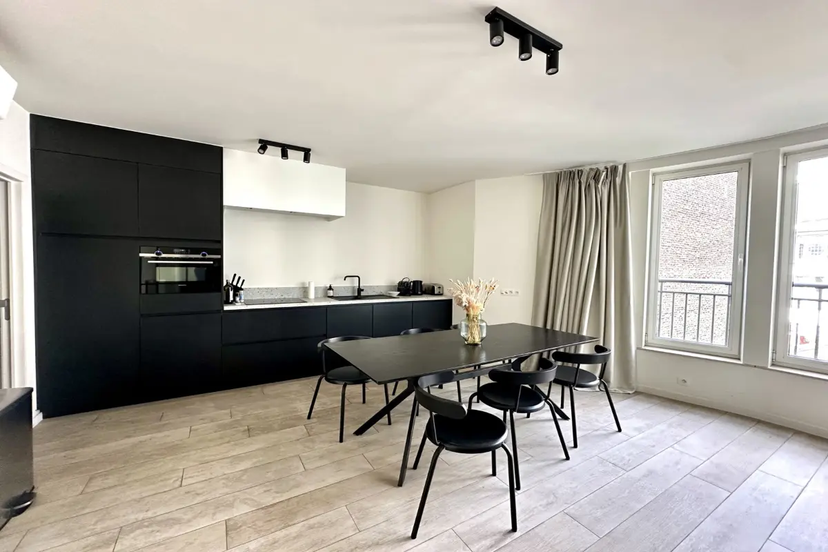 Appartement à à Ixelles 1050 2100.00€ 2 chambres 85.00m² - annonce 616306