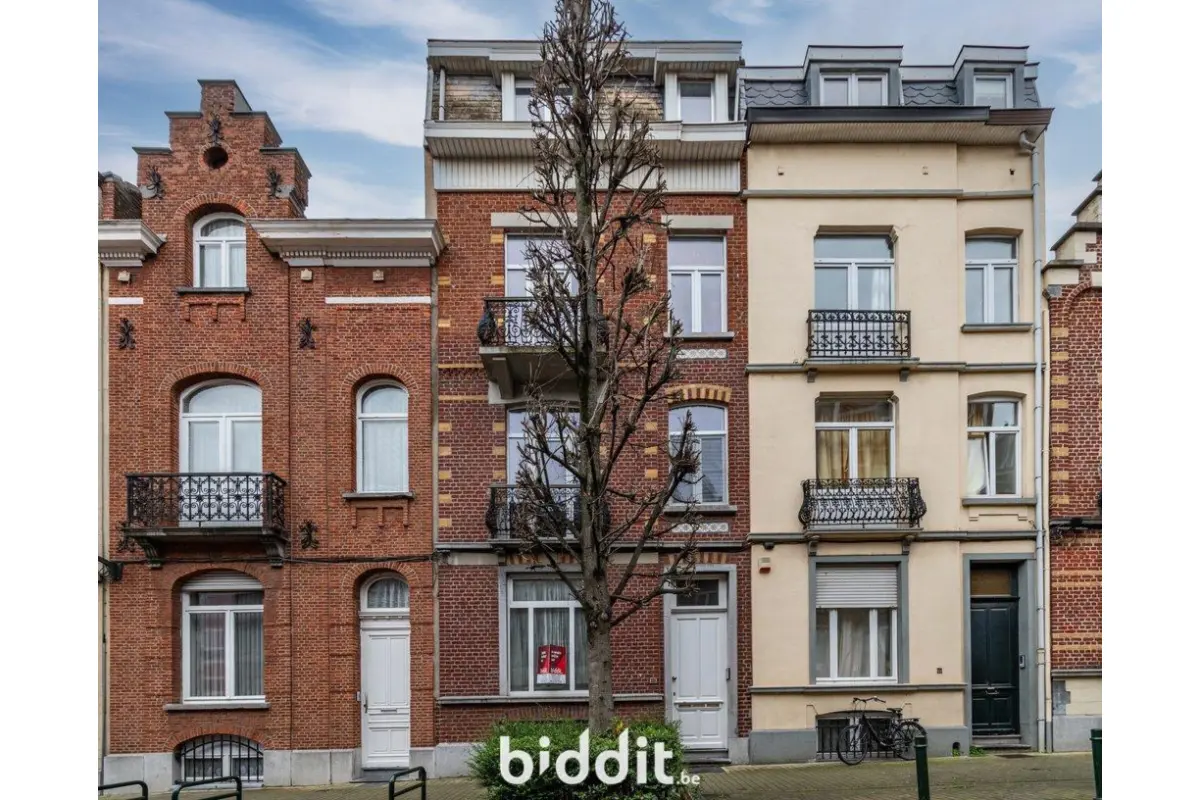 Huis te  koop in Vorst 1190 600000.00€ 7 slaapkamers m² - Zoekertje 616504