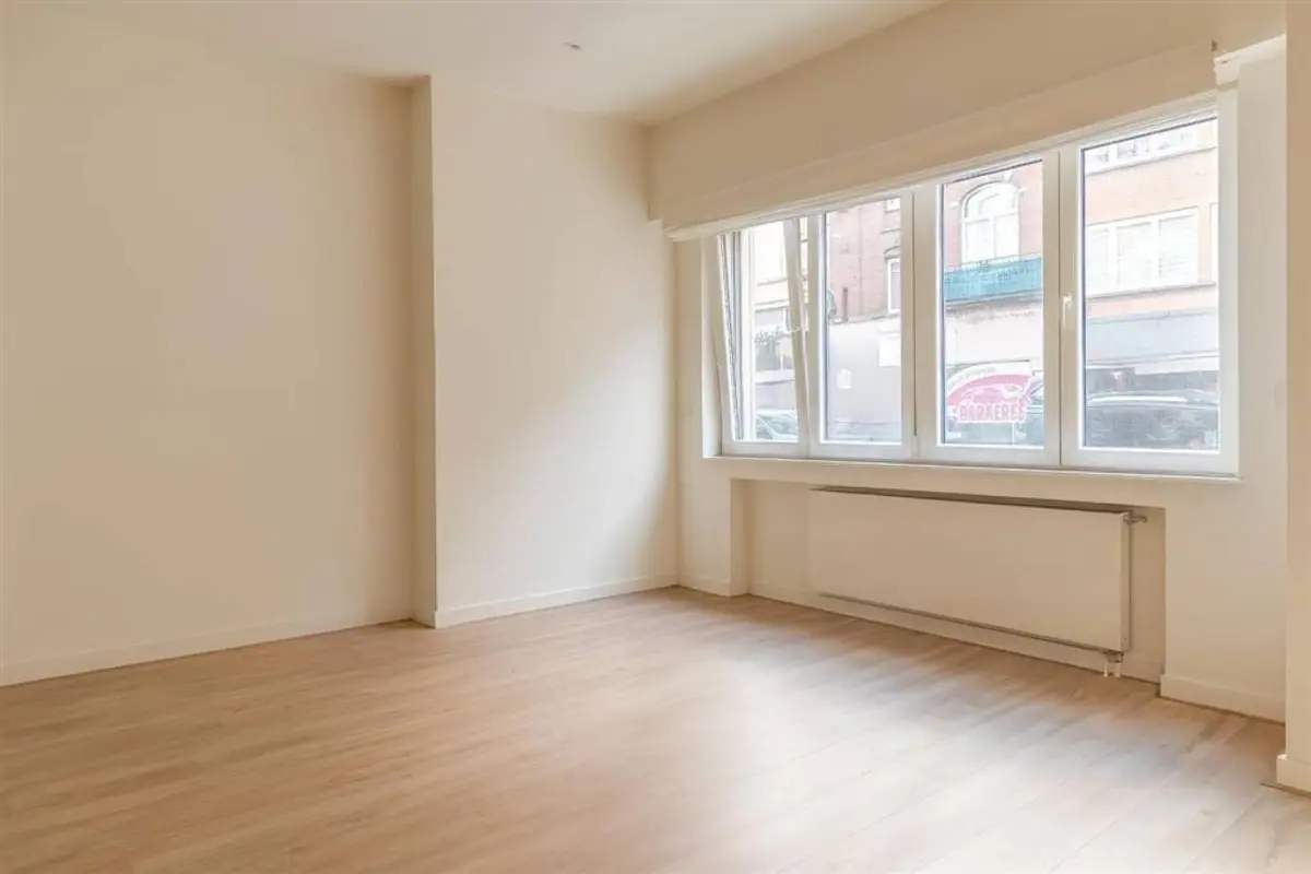 Studio te  koop in Sint-Gillis 1060 210000.00€  slaapkamers 40.00m² - Zoekertje 616823