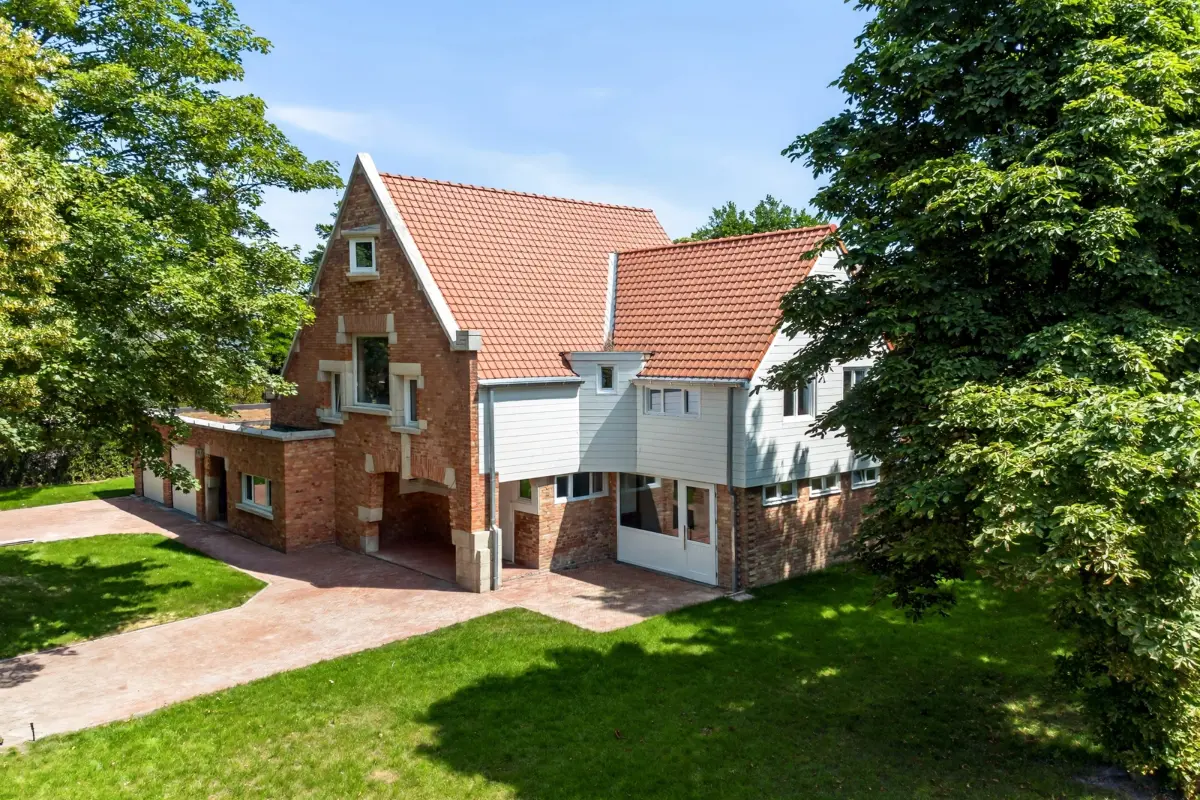 Huis te  koop in Ukkel 1180 2550000.00€ 6 slaapkamers 485.00m² - Zoekertje 617024