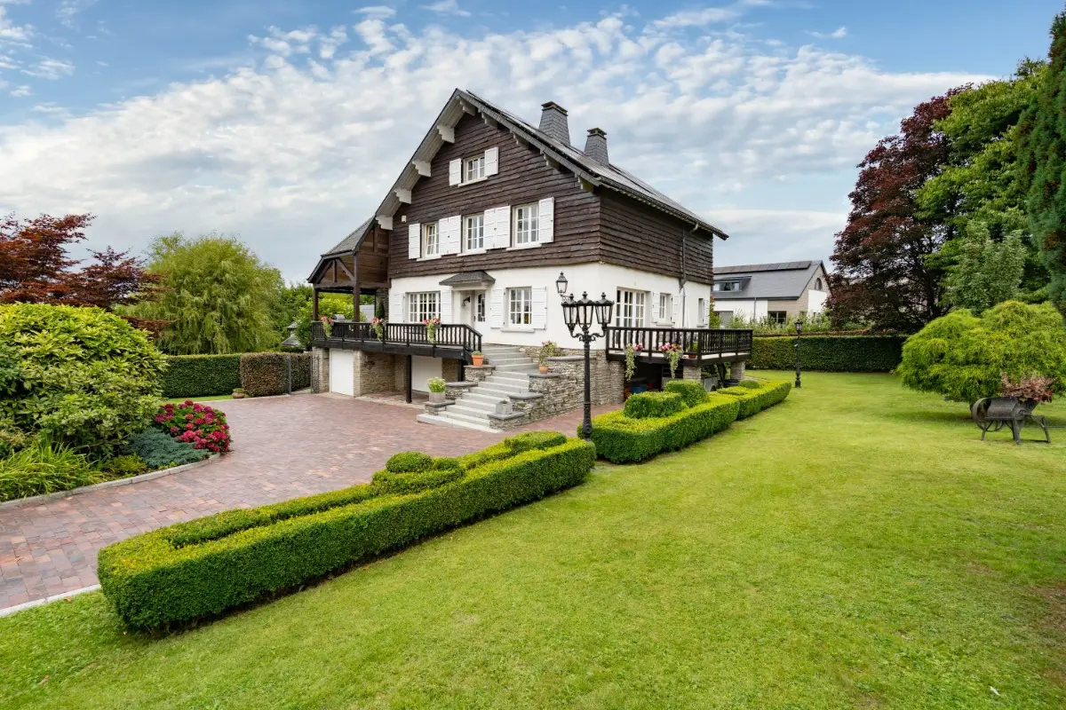 Villa à vendre à Corbion 6838 610000.00€ 5 chambres 332.00m² - annonce 617365