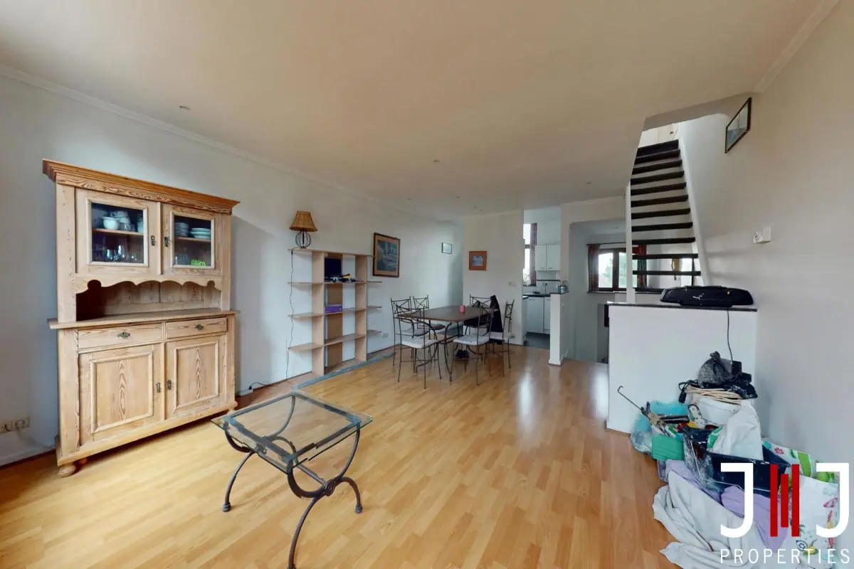 Triplex te  in Etterbeek 1040 1300.00€ 2 slaapkamers 72.00m² - Zoekertje 617054