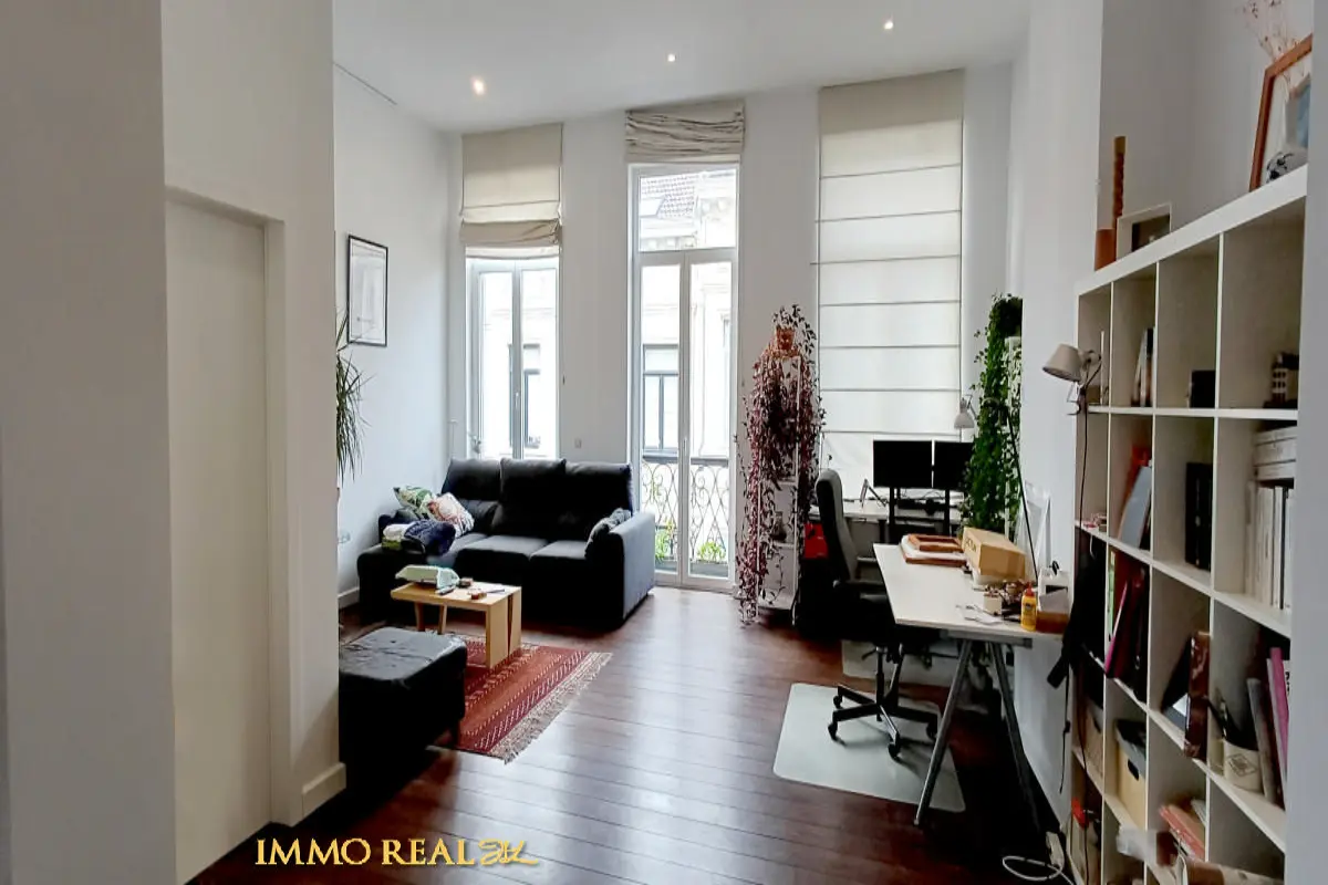 Appartement te  koop in Brussel 1000 350000.00€ 1 slaapkamers 117.00m² - Zoekertje 617524