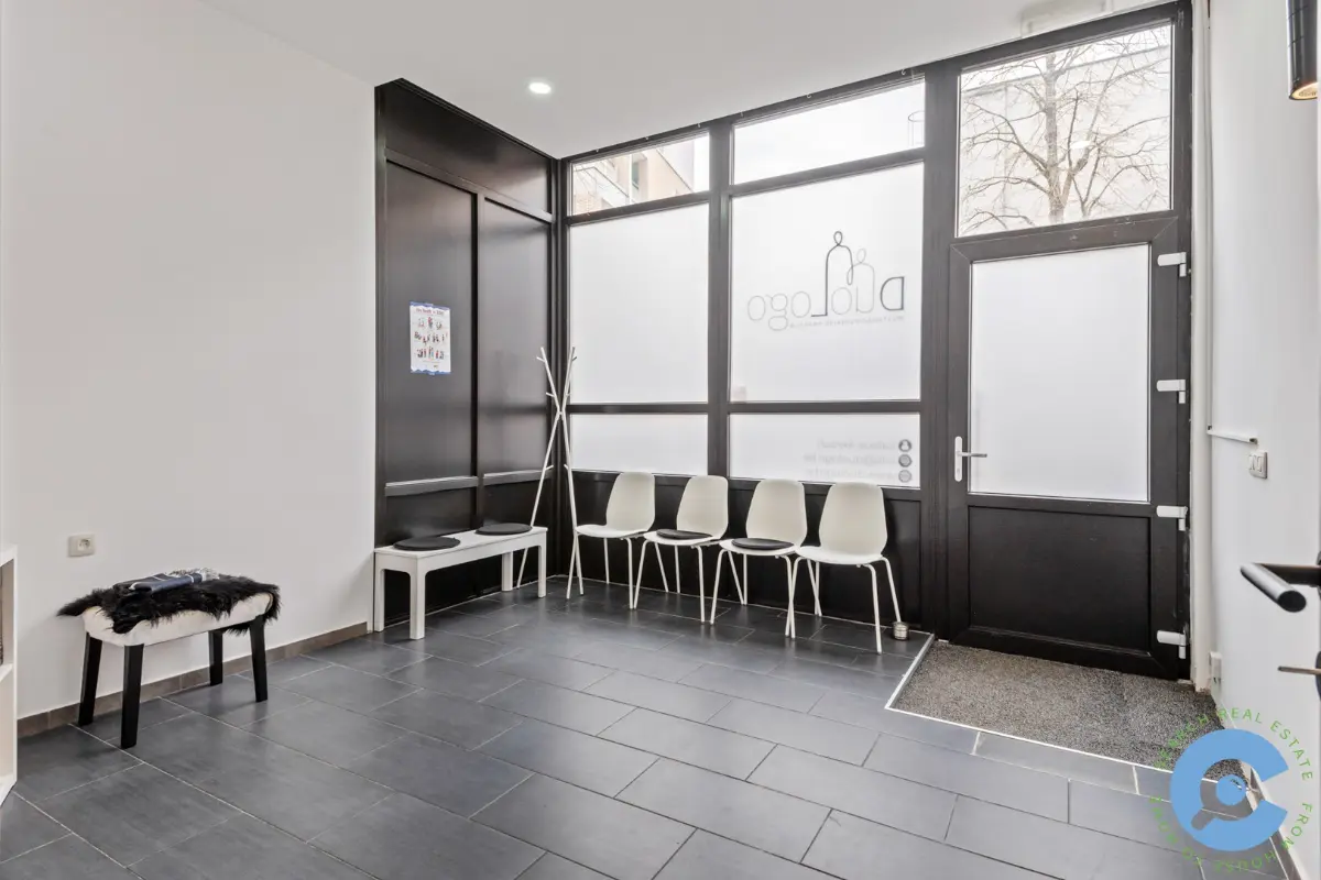 Handelszaak te  koop in Borgerhout 2140 269000.00€  slaapkamers 145.00m² - Zoekertje 617490