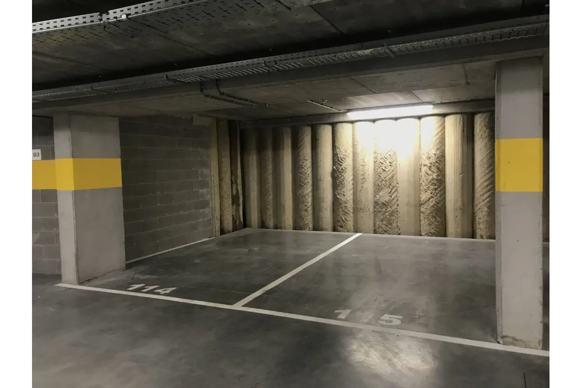 Parking te  huur in Anderlecht 1070 95.00€  slaapkamers m² - Zoekertje 617561