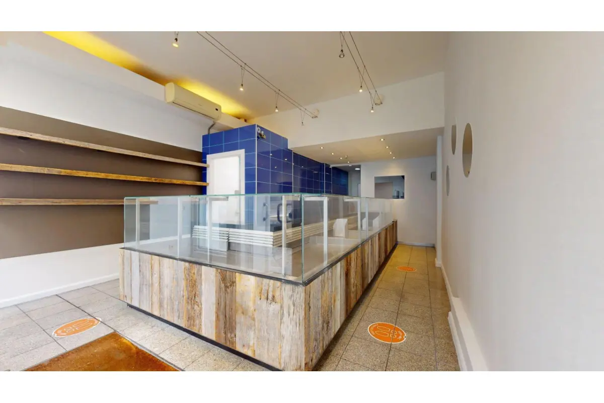 Handelszaak te  koop in Ukkel 1180 285000.00€  slaapkamers 128.00m² - Zoekertje 619896