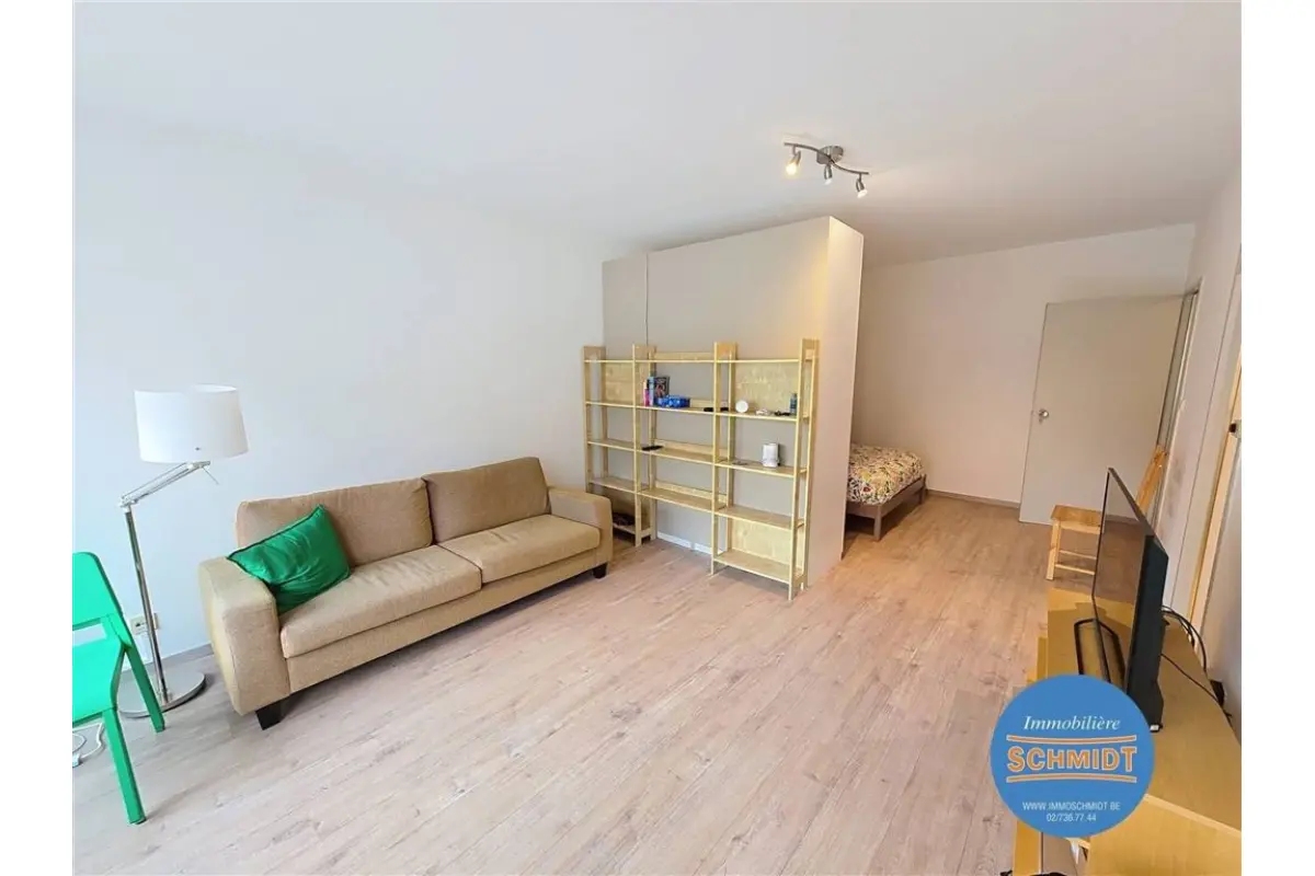 Studio à louer à Etterbeek 1040 900.00€  chambres 45.00m² - annonce 618353