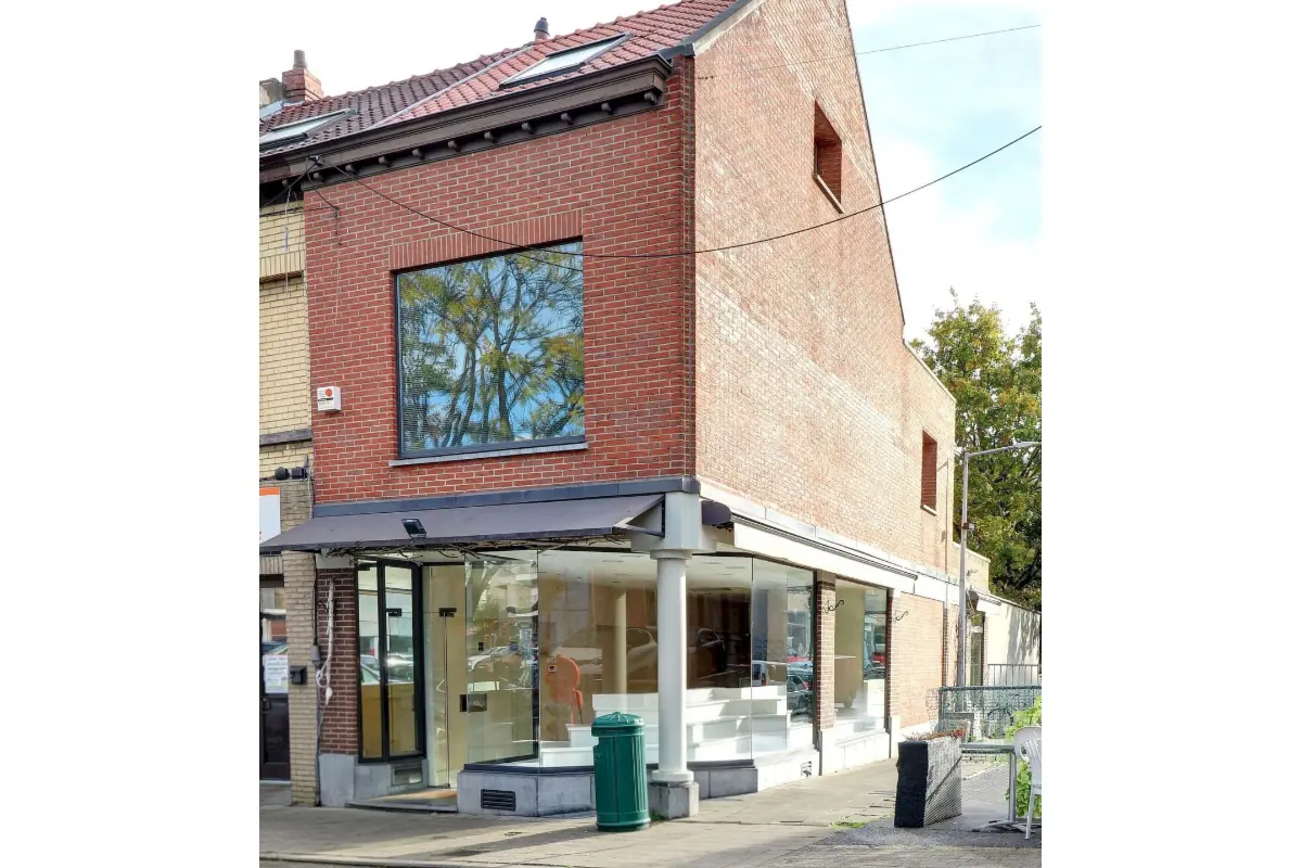 Commerce à  à Woluwe-Saint-Pierre 1150 545000.00€  chambres 170.00m² - annonce 621600