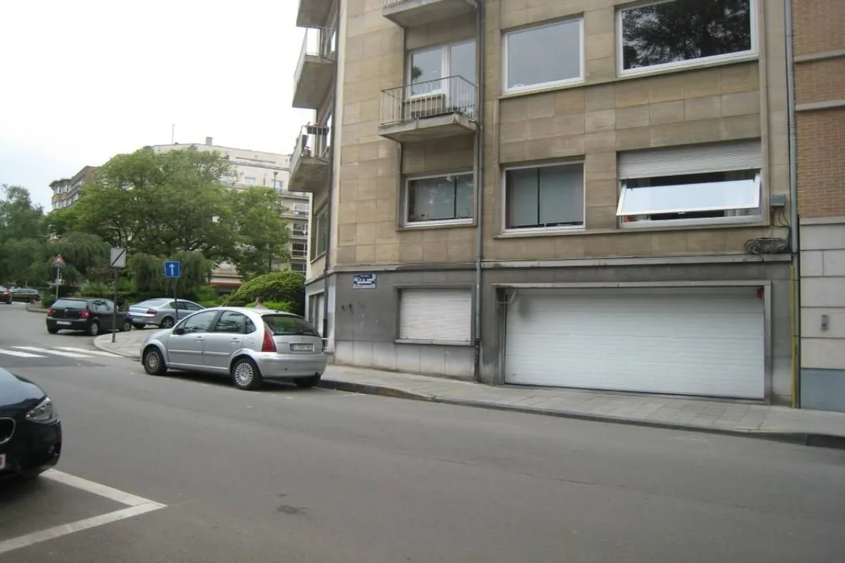 Parking à louer à Ixelles 1050 110.00€  chambres m² - annonce 621934
