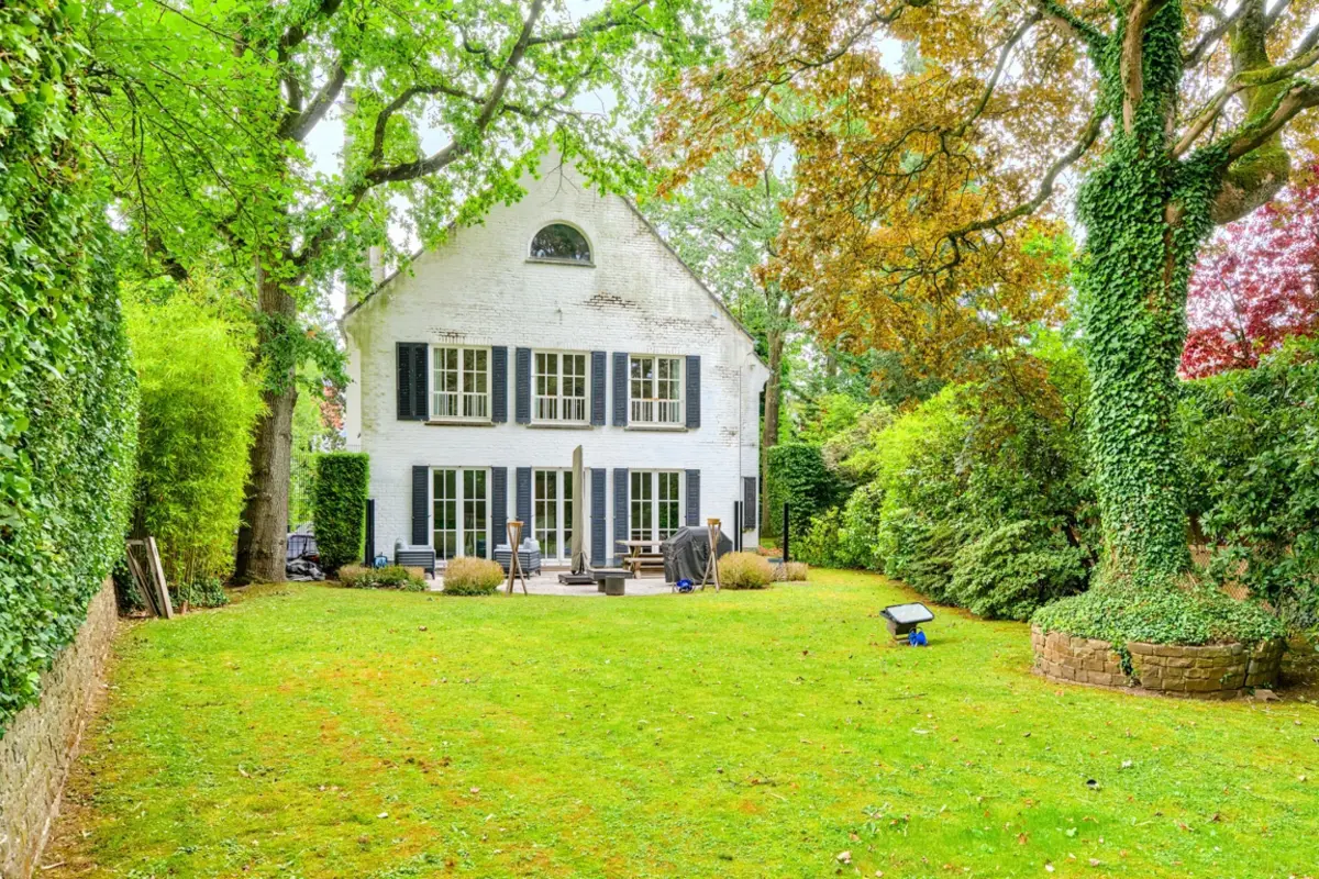 Maison à louer à Uccle 1180 7950.00€ 8 chambres 585.00m² - annonce 623004