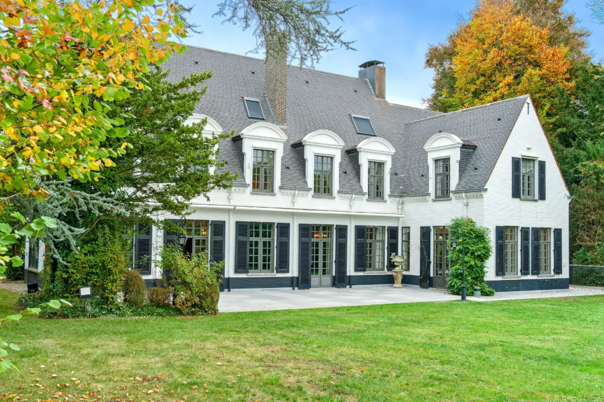 Huis te  in Waterloo 1410 0.00€ 5 slaapkamers 664.00m² - Zoekertje 623000