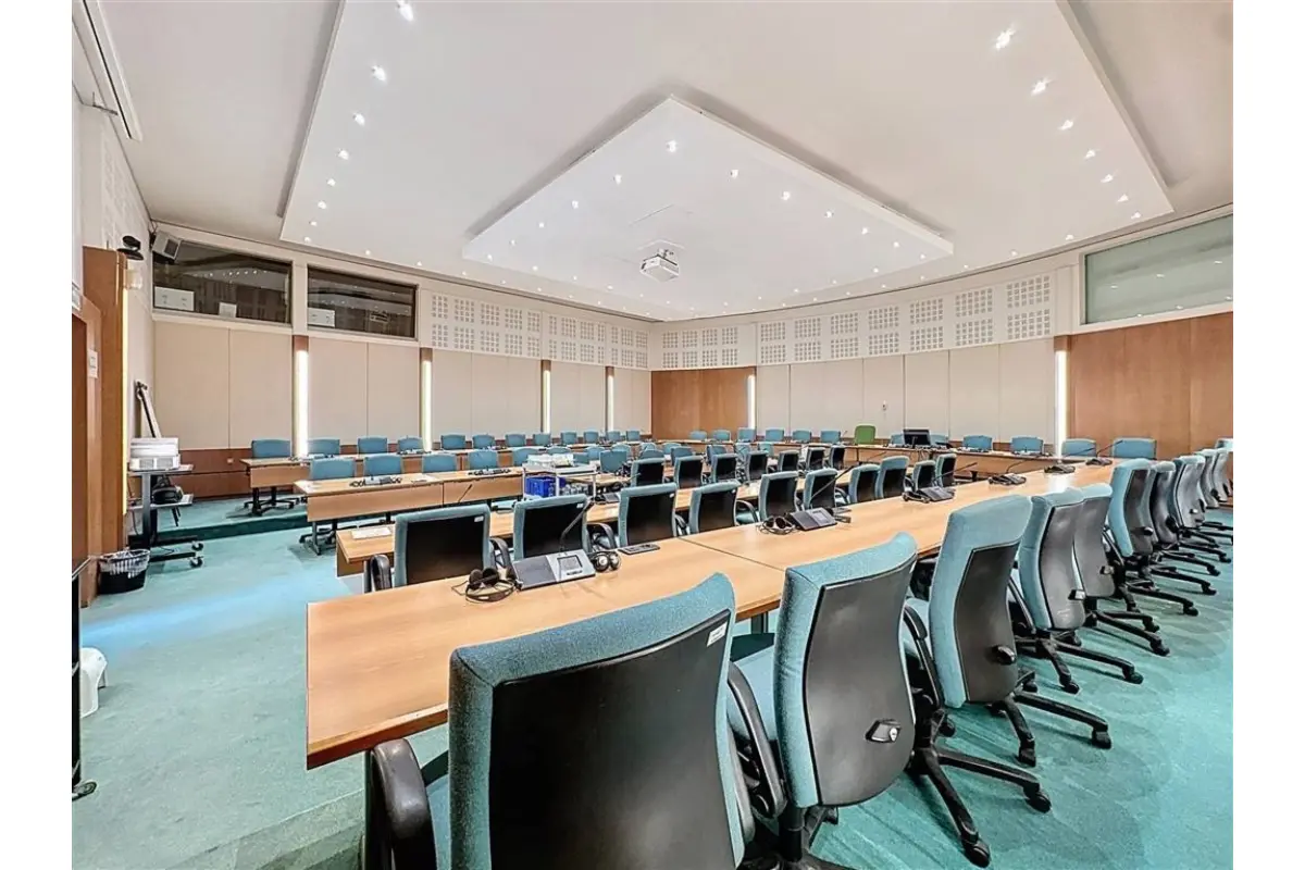 Commerce à louer à Etterbeek 1040 275.00€  chambres m² - annonce 623390