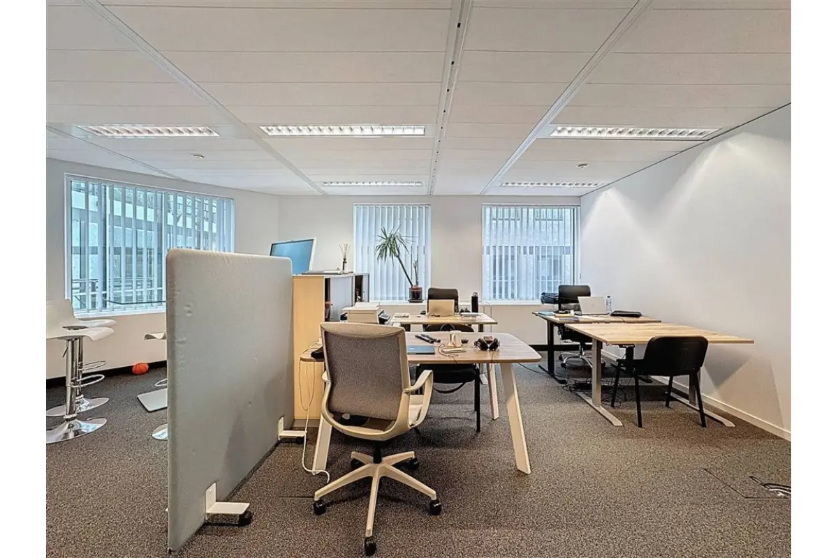 Commerce à  à Auderghem 1160 1500.00€  chambres 45.00m² - annonce 623432