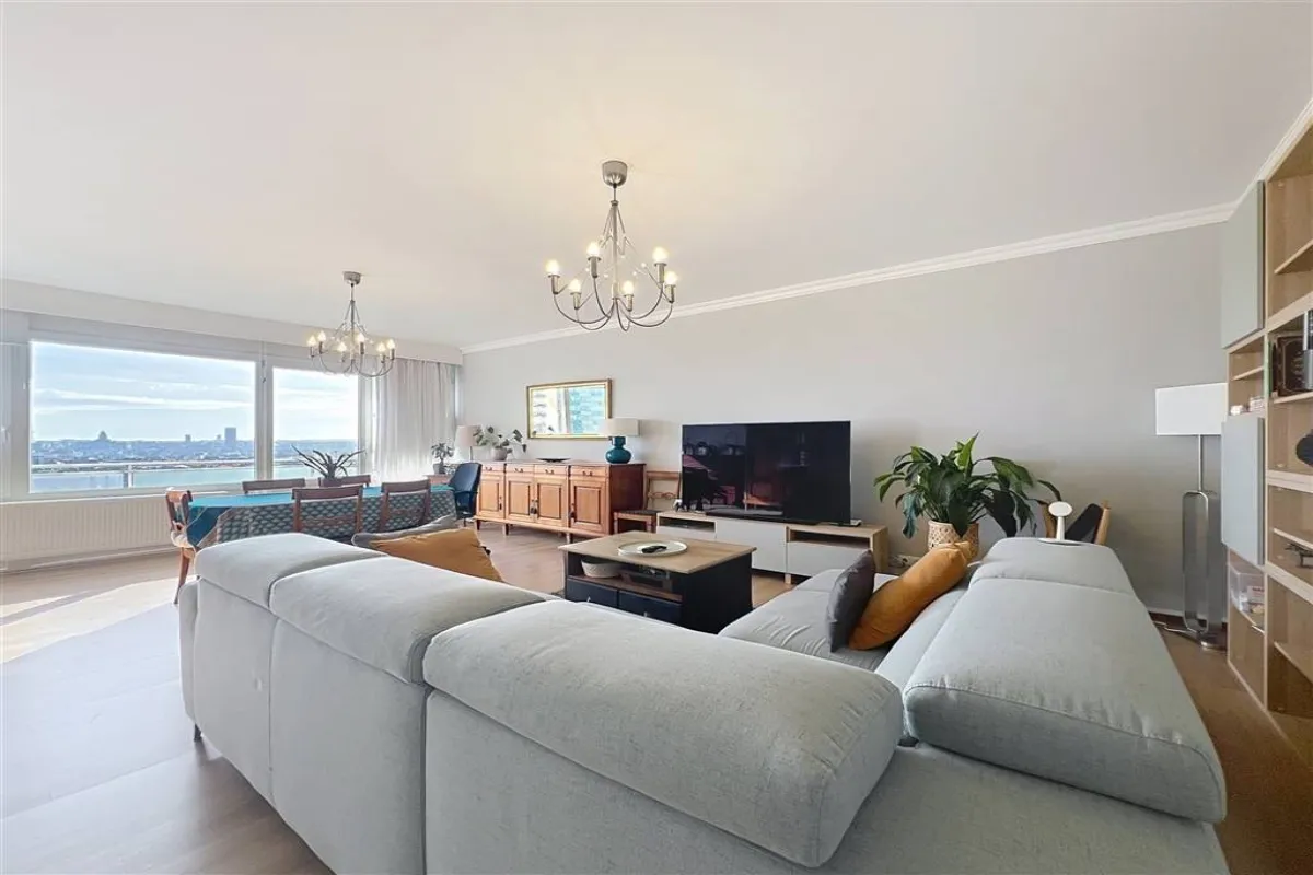 Appartement te  in Sint-Jans-Molenbeek 1080 275000.00€ 2 slaapkamers 120.00m² - Zoekertje 623379