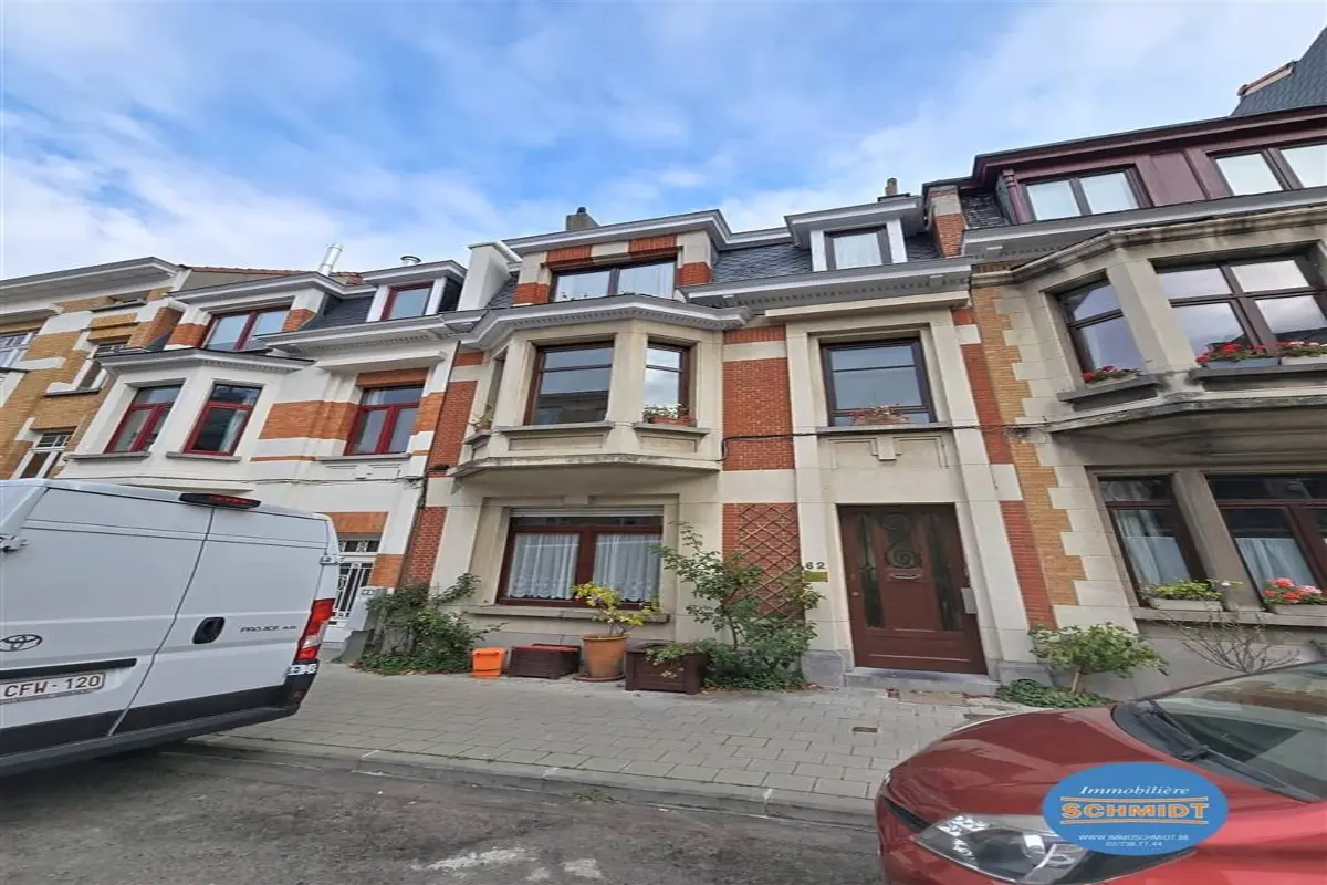 Huis te  in Etterbeek 1040 655000.00€ 4 slaapkamers 233.00m² - Zoekertje 623996