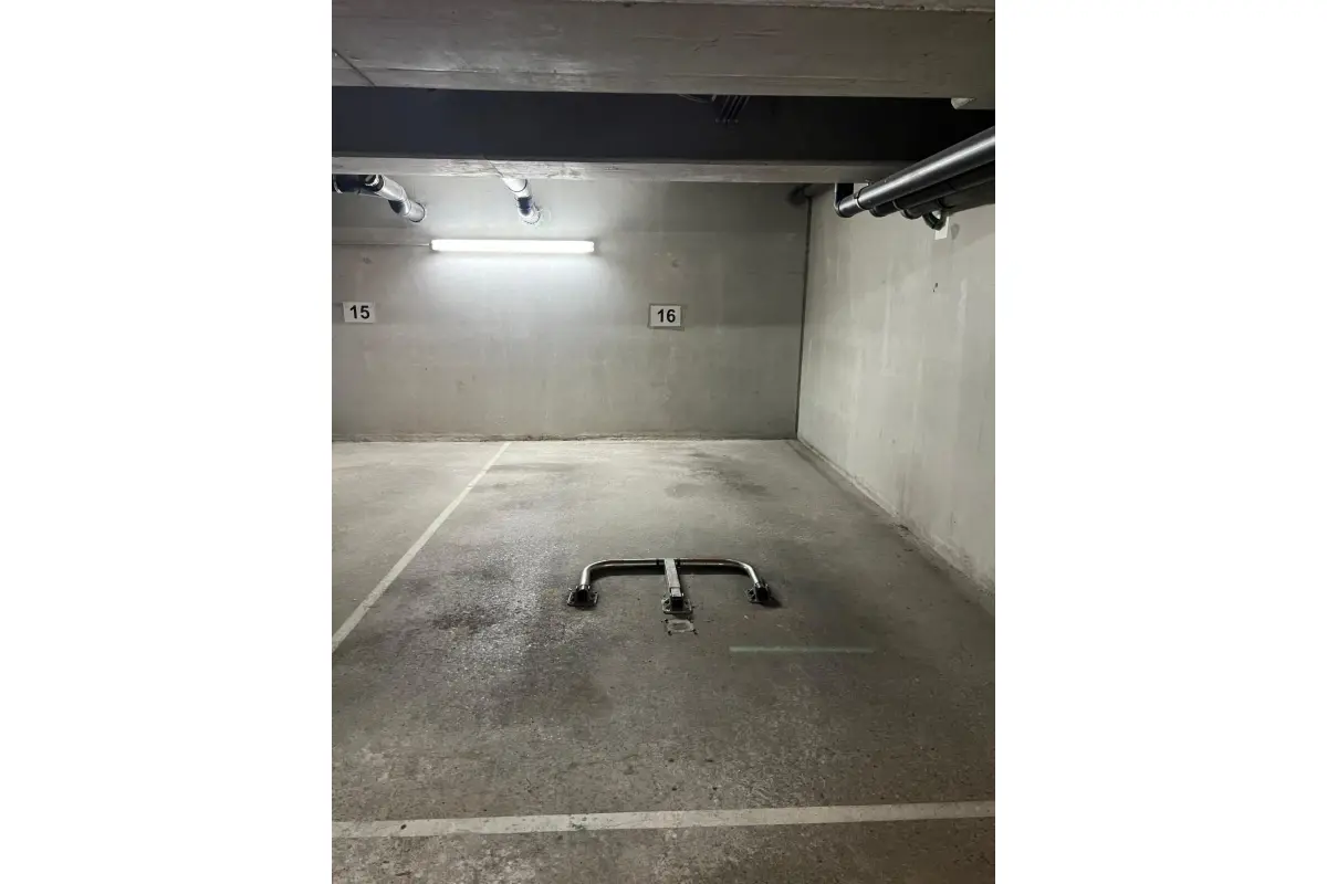 Parking / garage à vendre à Molenbeek-Saint-Jean 1080 19500.00€  chambres m² - annonce 624609