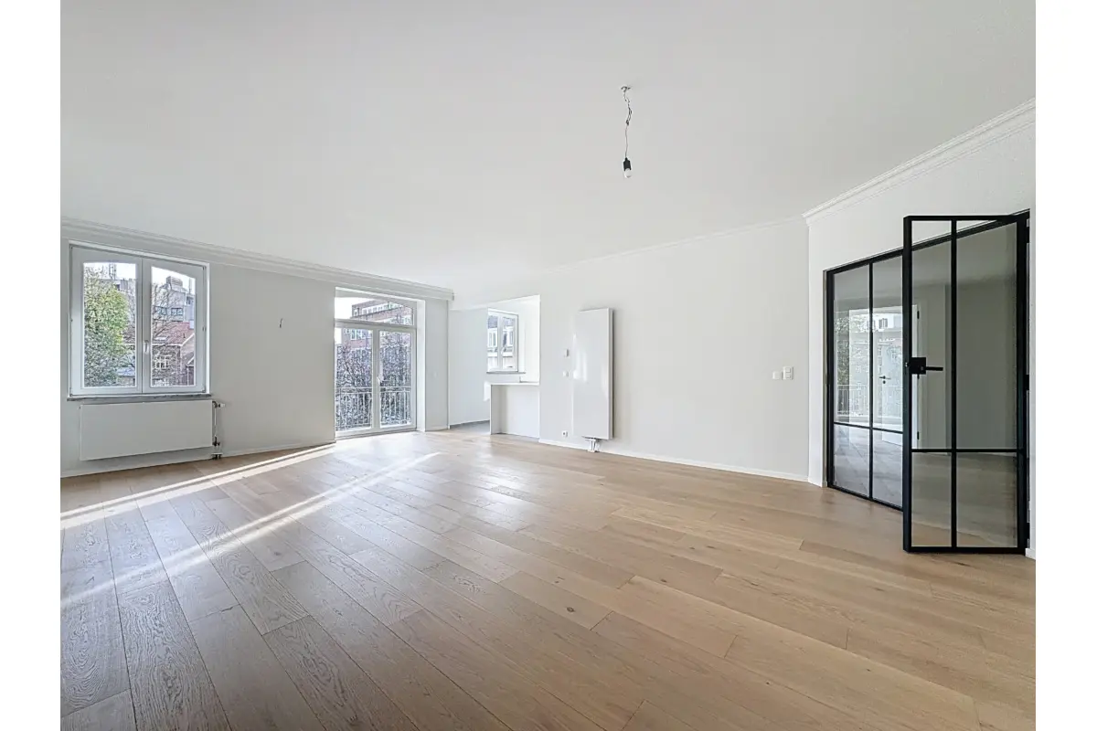 Appartement te  in Sint-Gillis 1060 2700.00€ 3 slaapkamers 165.00m² - Zoekertje 625112