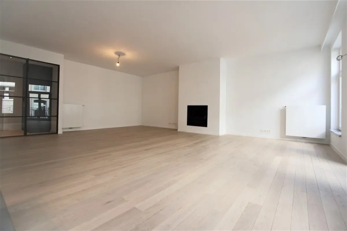 Appartement te  in Elsene 1050 2700.00€ 3 slaapkamers 158.00m² - Zoekertje 625057