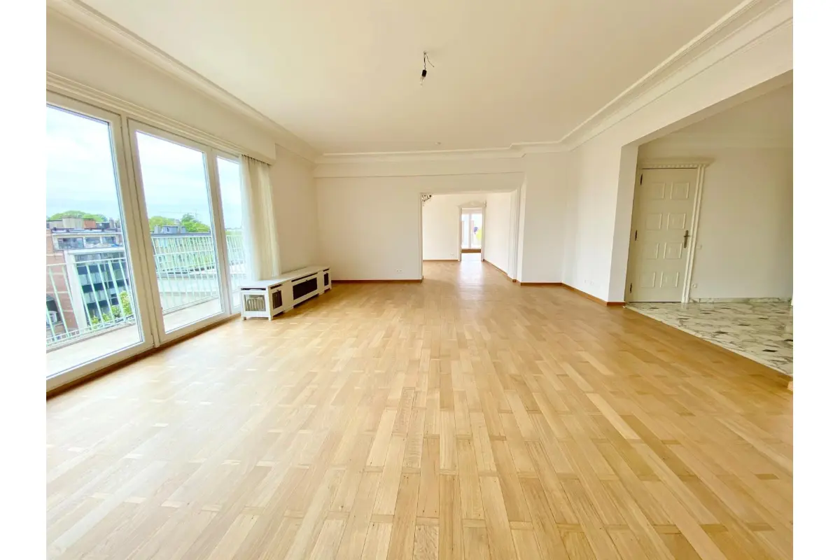Penthouse te  huur in Ukkel 1180 3200.00€ 3 slaapkamers 221.00m² - Zoekertje 625140