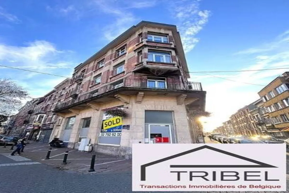 Handelszaak te  huur in Etterbeek 1040 3950.00€  slaapkamers 220.00m² - Zoekertje 626150