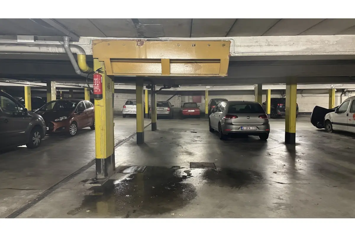 Parking / garage à vendre à Schaerbeek 1030 23500.00€  chambres m² - annonce 626157