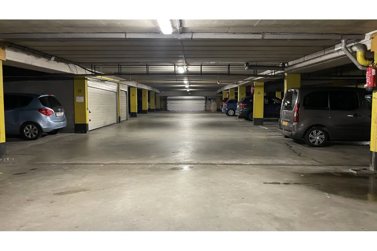 Parking / garage à vendre à Schaerbeek 1030 23500.00€  chambres m² - annonce 626156