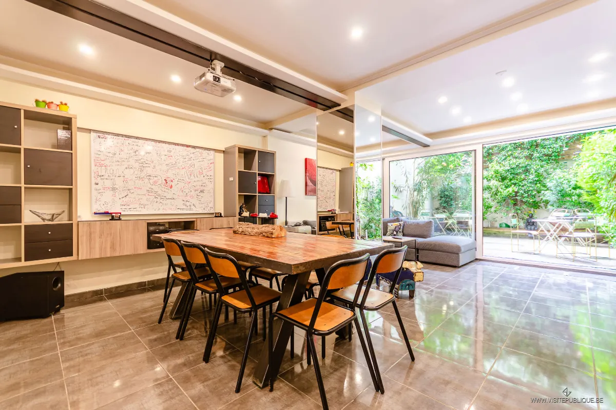 Huis te  koop in Sint-Gillis 1060 775000.00€ 6 slaapkamers 235.00m² - Zoekertje 636614