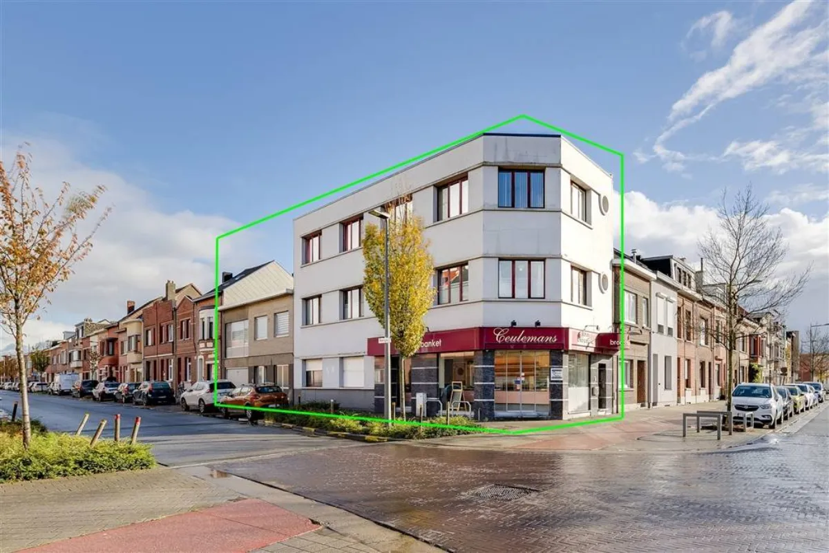 Appartementsgebouw te  koop in Merksem 2170 625000.00€ 6 slaapkamers 521.00m² - Zoekertje 627862