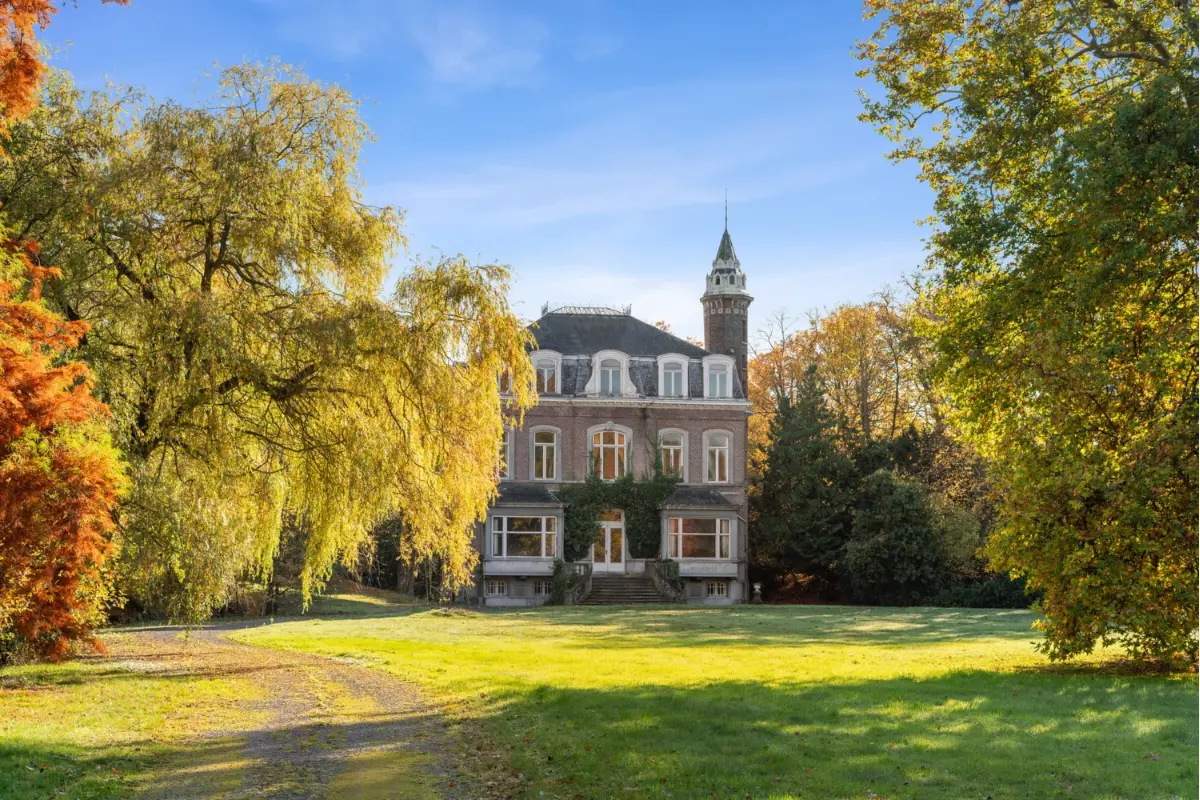 Kasteel te  koop in Beervelde 9080 1800000.00€ 9 slaapkamers 657.00m² - Zoekertje 628117