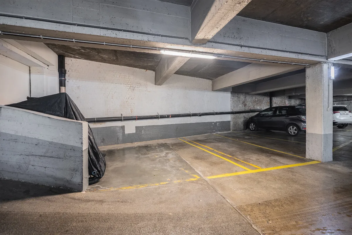 Parking & garage te  koop in Elsene 1050 36000.00€  slaapkamers m² - Zoekertje 628330