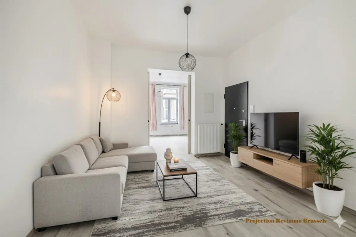 Rez-de-chaussée à vendre à Saint-Josse-ten-Noode 1210 349000.00€ 2 chambres 128.00m² - annonce 628337