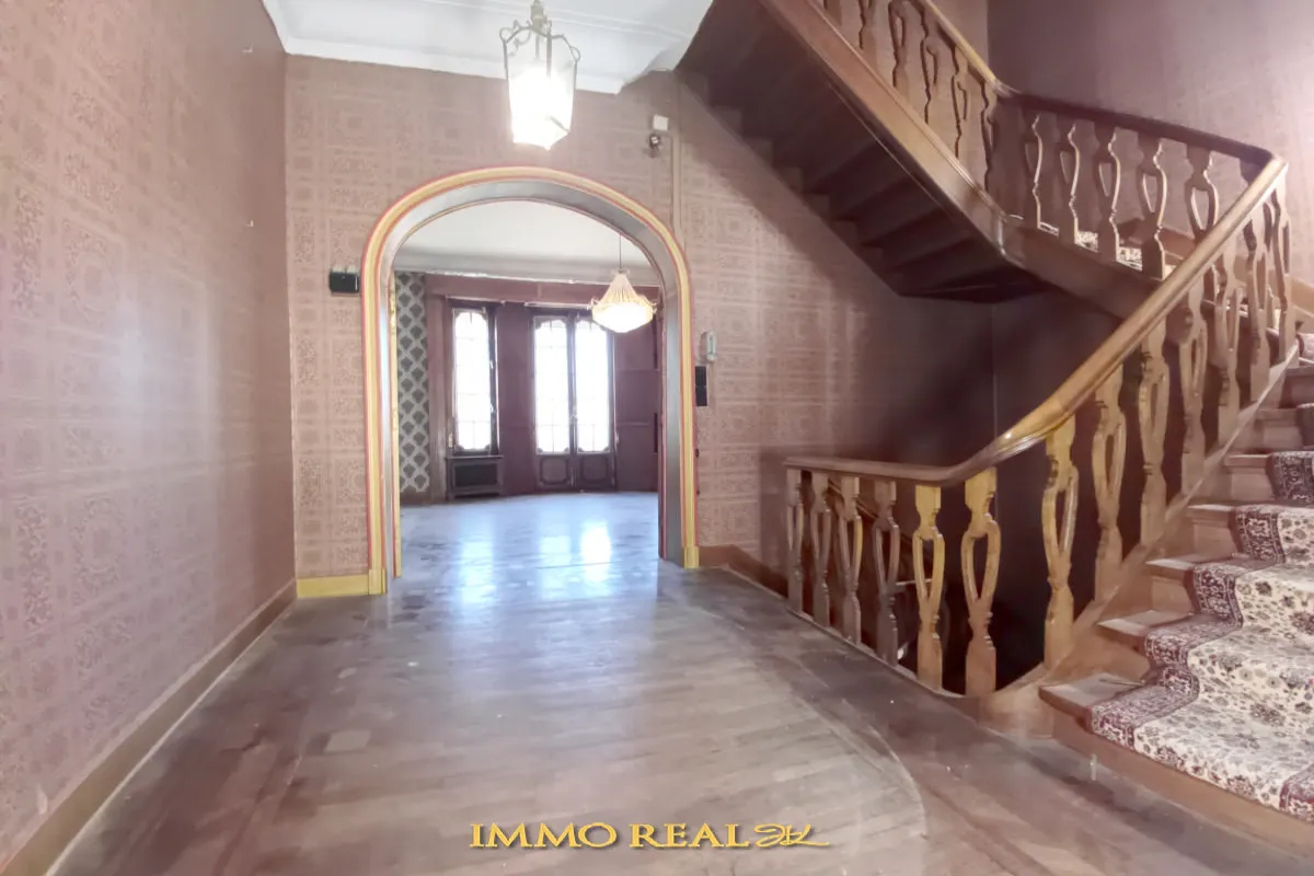 Huis te  koop in Brussel 1000 575000.00€ 4 slaapkamers 345.00m² - Zoekertje 628314