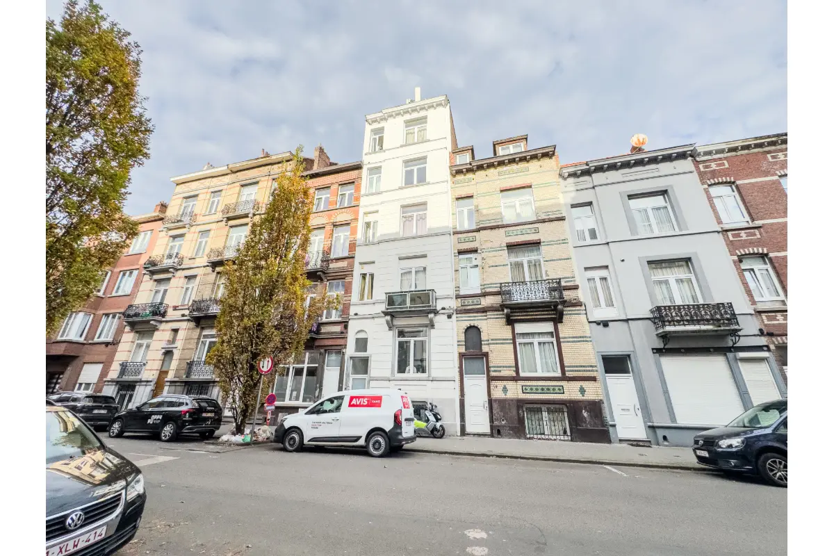 Huis te  koop in Sint-Jans-Molenbeek 1080 675000.00€ 5 slaapkamers 380.00m² - Zoekertje 628869