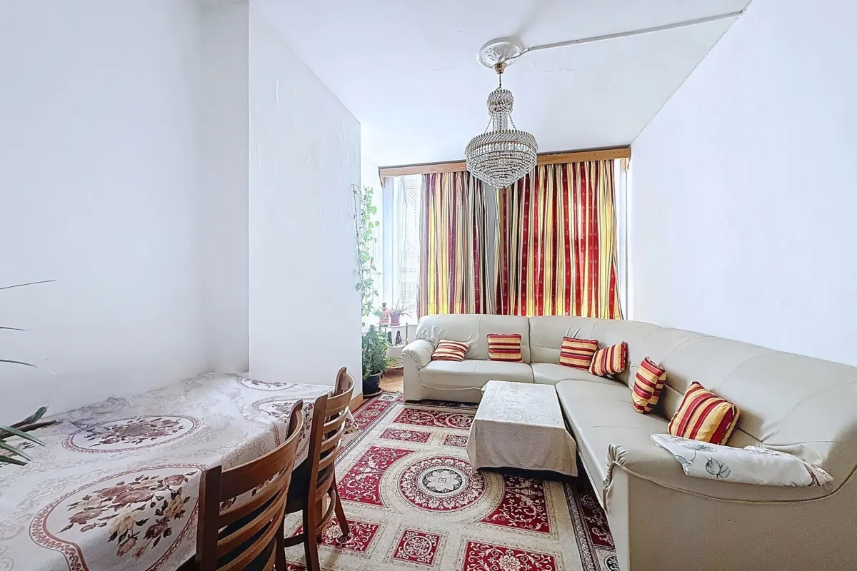 Appartement te  koop in Sint-Gillis 1060 265000.00€ 1 slaapkamers 136.00m² - Zoekertje 628467