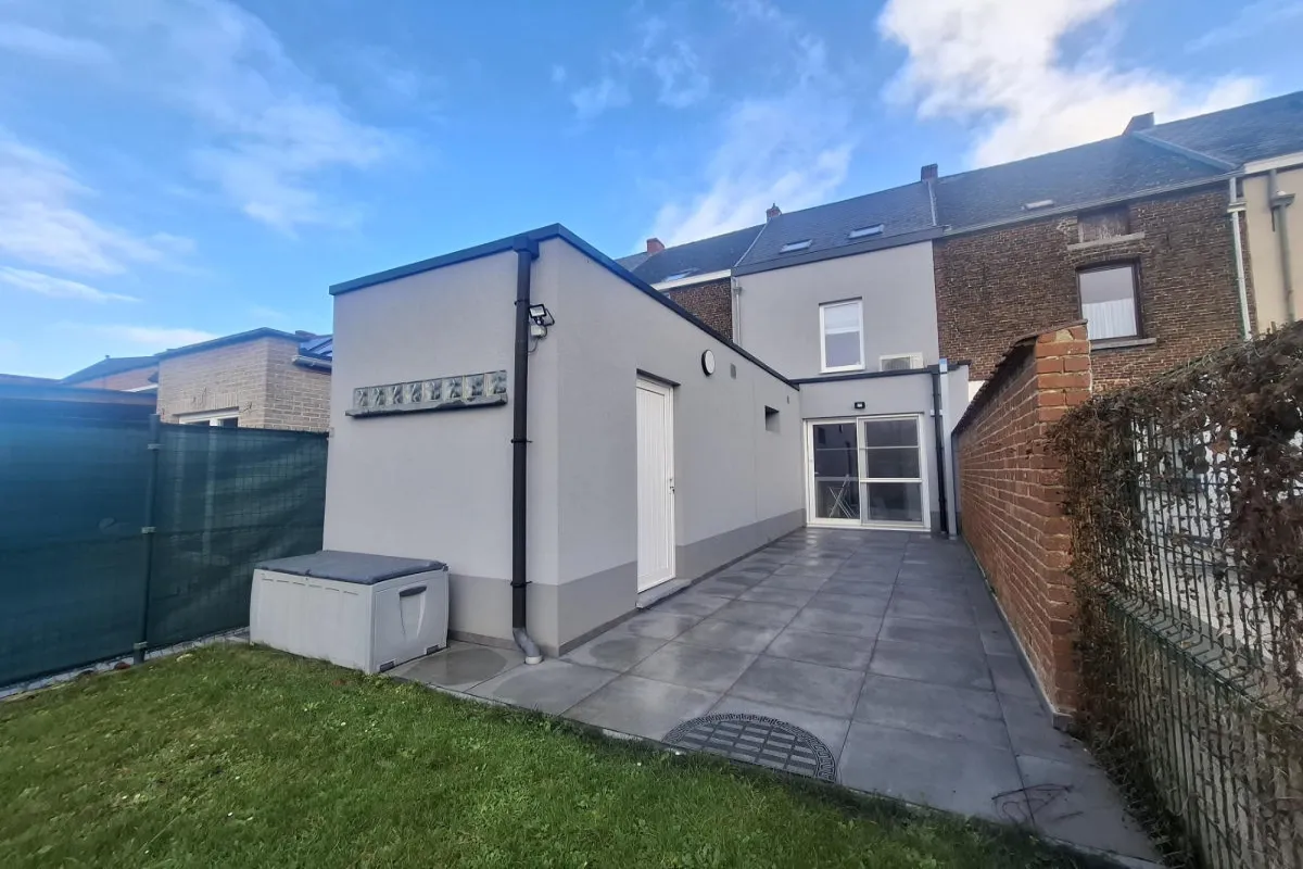 Huis te  huur in Zinnik 7060 1200.00€ 2 slaapkamers 120.00m² - Zoekertje 629068