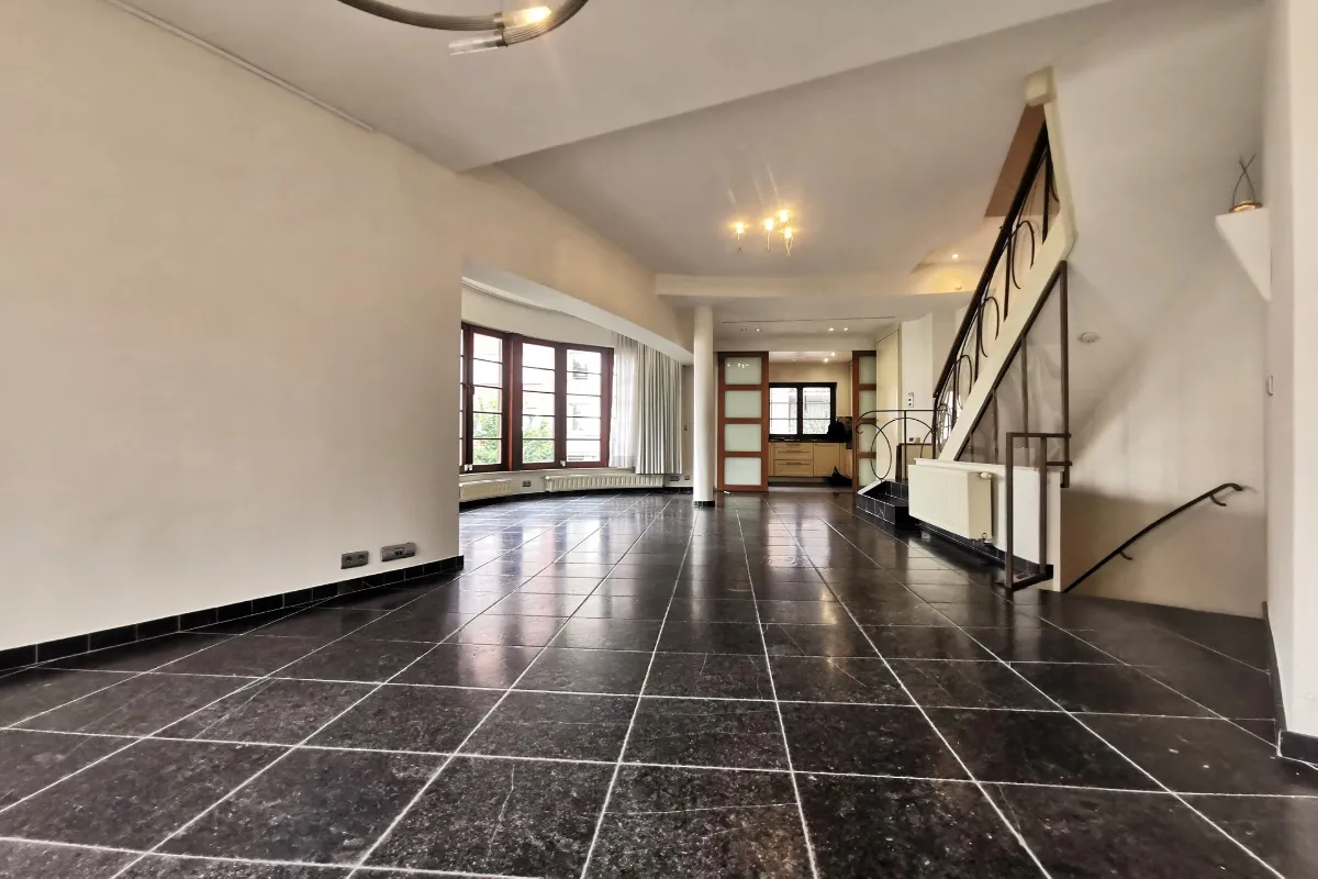 Huis te  huur in Sint-Lambrechts-Woluwe 1200 3200.00€ 4 slaapkamers 305.00m² - Zoekertje 629444