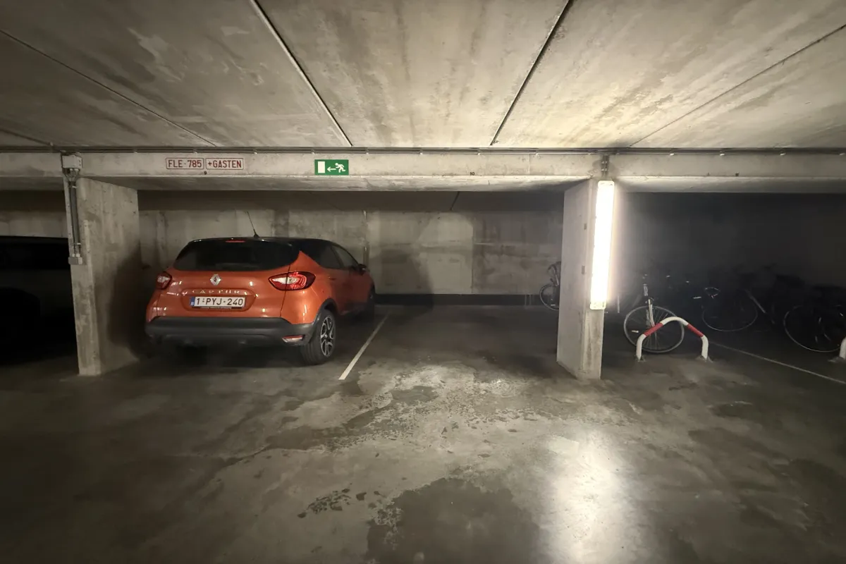 Parking / garage à vendre à Assebroek 8310 18000.00€  chambres m² - annonce 629383