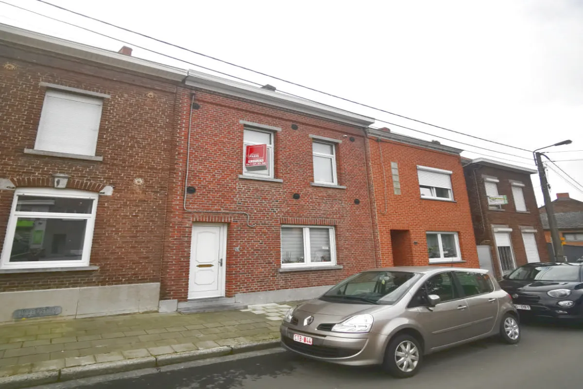 Huis te  huur in Thieu 7070 1000.00€ 4 slaapkamers 150.00m² - Zoekertje 629535