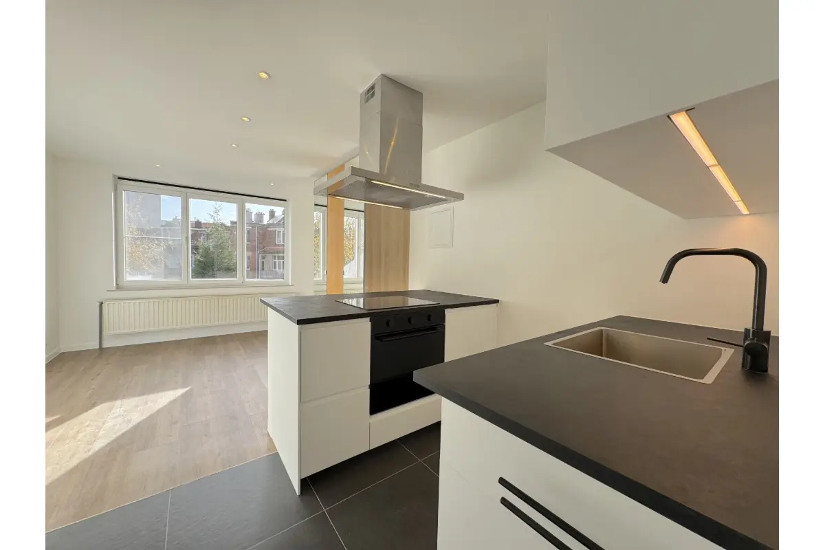 Studio à louer à Etterbeek 1040 850.00€ 1 chambres 30.00m² - annonce 628460