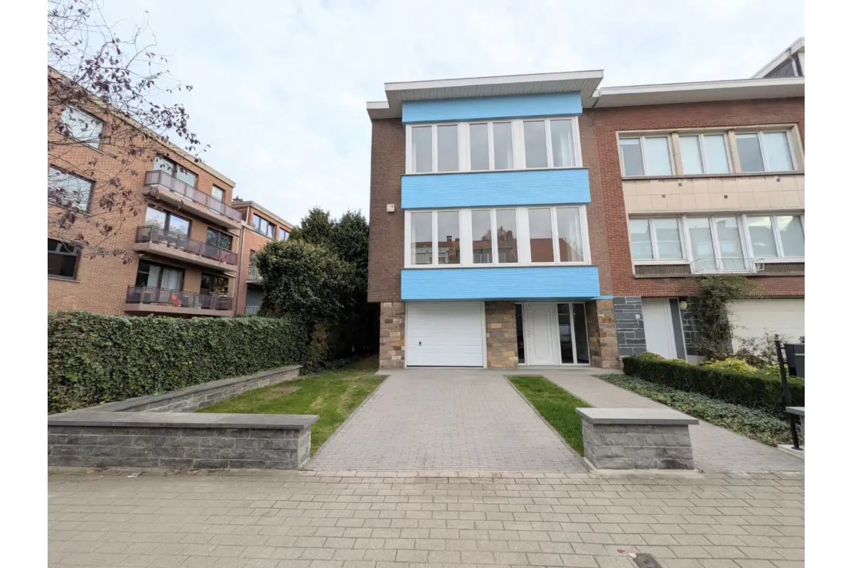 Huis te  huur in Oudergem 1160 3250.00€ 5 slaapkamers 216.00m² - Zoekertje 628561