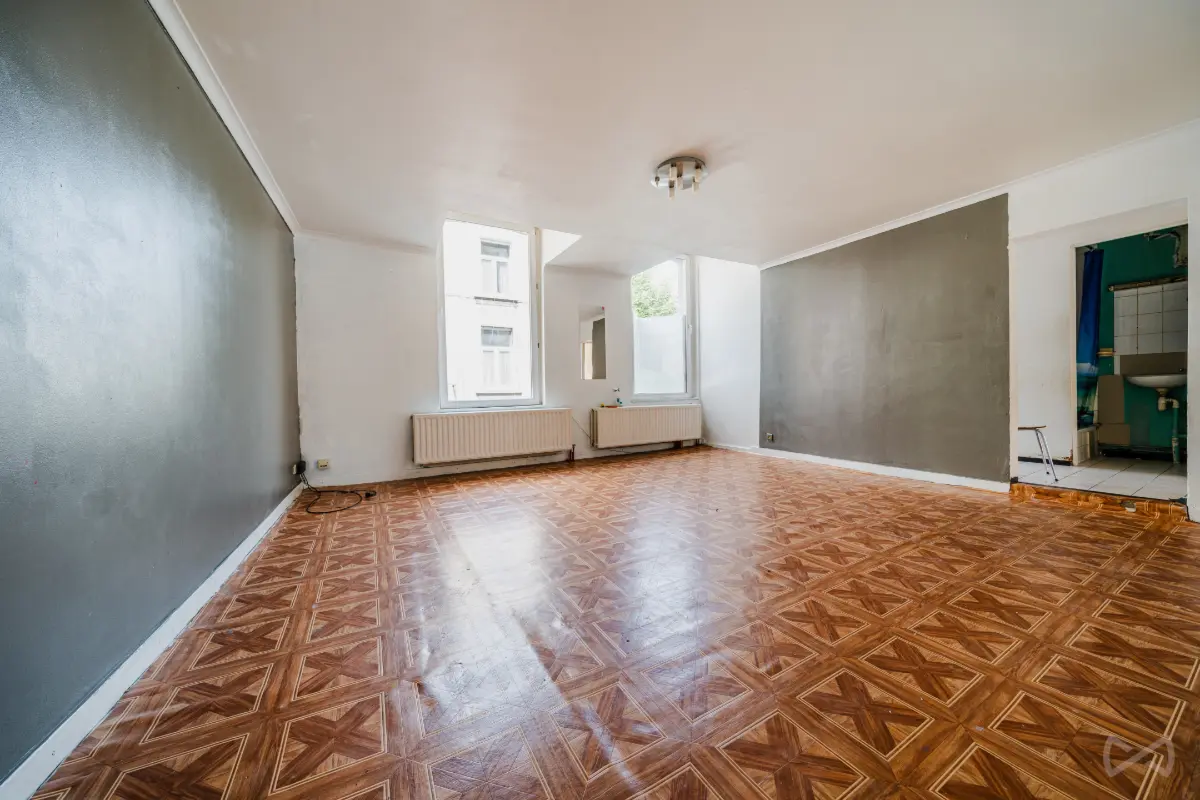 Huis te  koop in Sint-Jans-Molenbeek 1080 459000.00€ 6 slaapkamers 208.00m² - Zoekertje 629156