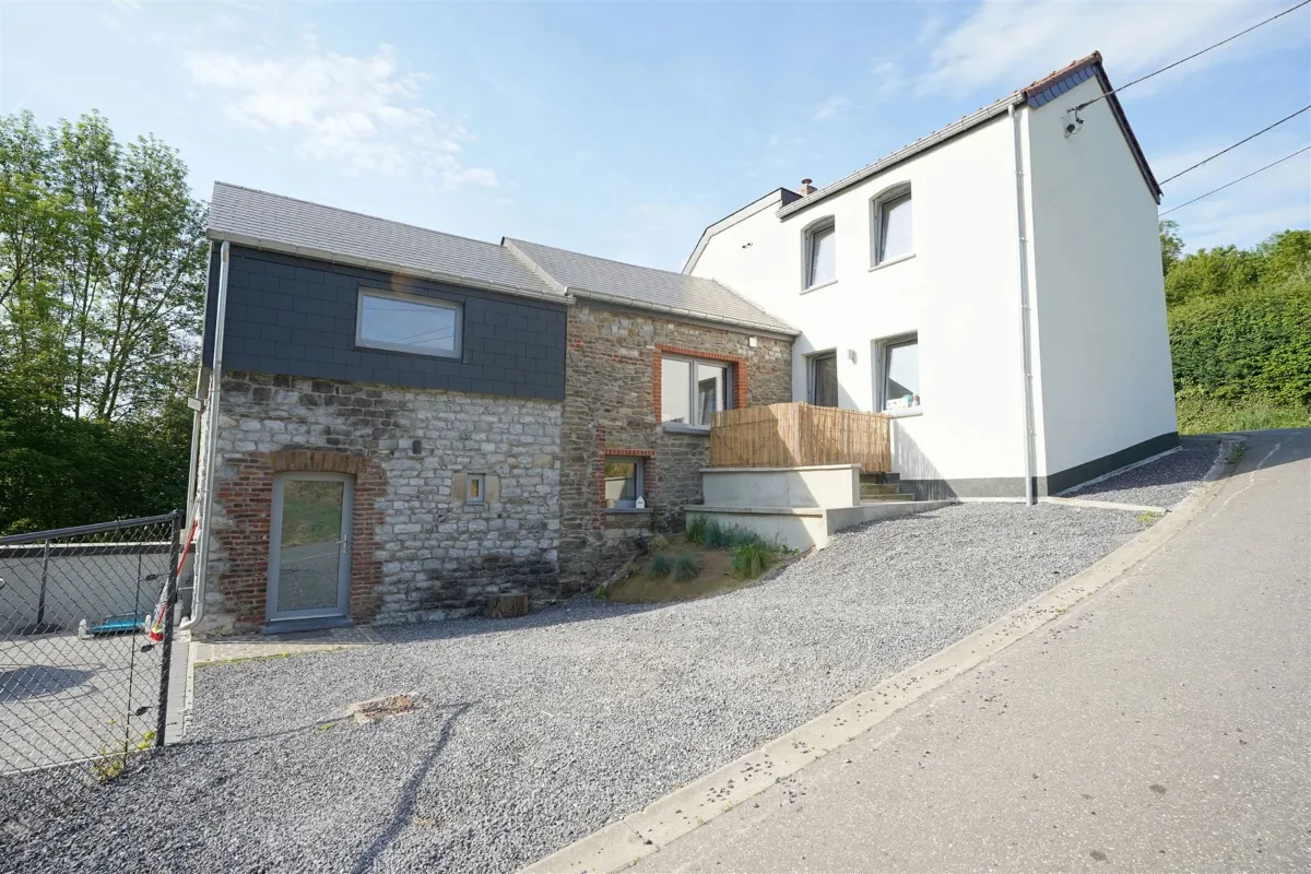 Huis te  huur in Bas-Oha 4520 1060.00€ 2 slaapkamers 95.00m² - Zoekertje 628468