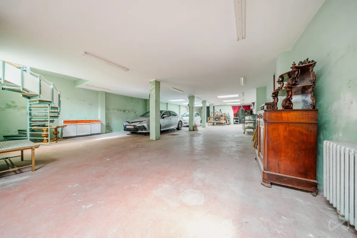 Handelszaak te  koop in Sint-Jans-Molenbeek 1080 229500.00€  slaapkamers 277.00m² - Zoekertje 629154