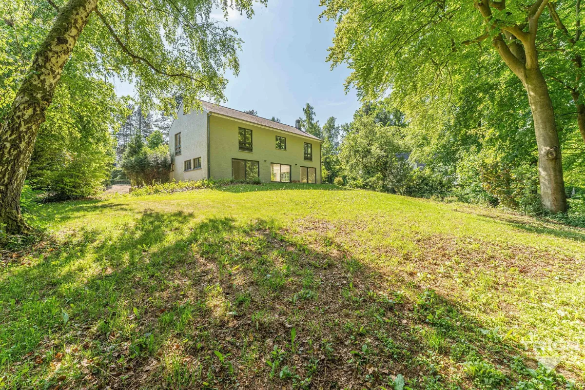 Villa à louer à Braine-l'Alleud 1420 2250.00€ 5 chambres 270.00m² - annonce 629437