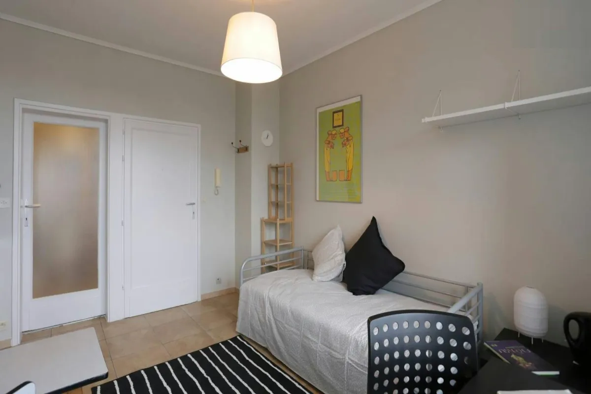 Appartement à louer à Ixelles 1050 710.00€  chambres m² - annonce 629372