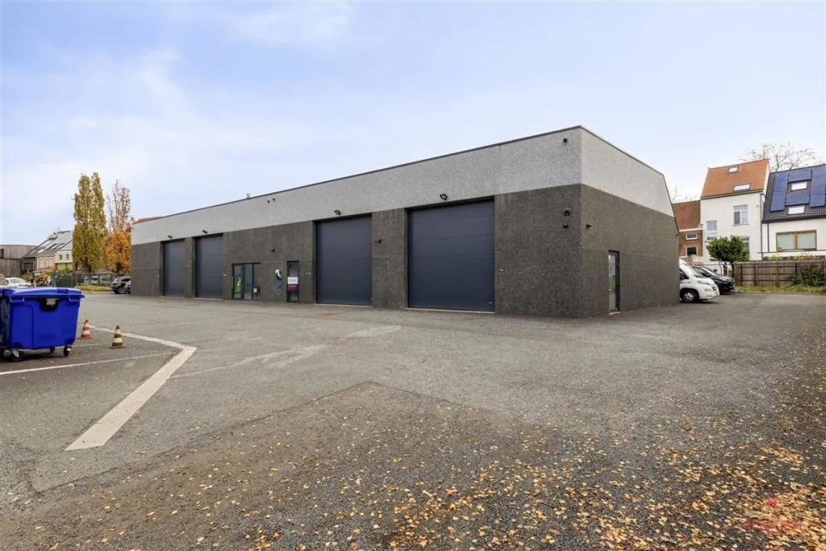 Parking / garage à louer à Sint-Amandsberg 9040 1200.00€  chambres m² - annonce 629552