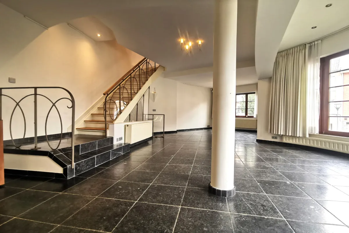 Huis te  huur in Sint-Lambrechts-Woluwe 1200 3200.00€ 4 slaapkamers 305.00m² - Zoekertje 629445