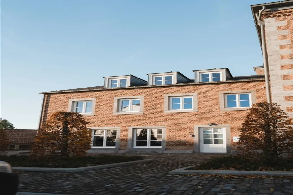 Huis te  huur in Suarlée 5020 2000.00€ 4 slaapkamers 238.00m² - Zoekertje 629471