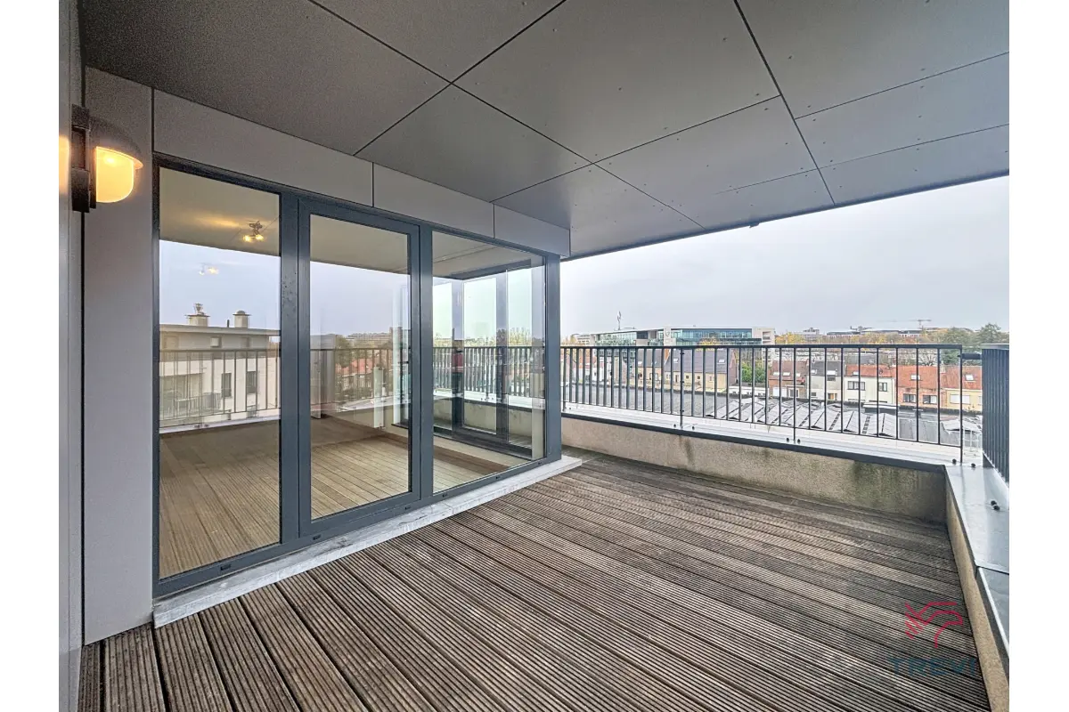 Penthouse à louer à Woluwe-Saint-Lambert 1200 1600.00€ 3 chambres 112.00m² - annonce 629528