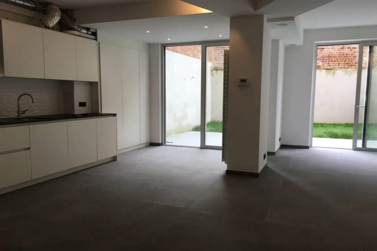 Studio te  huur in Elsene 1050 900.00€  slaapkamers 50.00m² - Zoekertje 628983